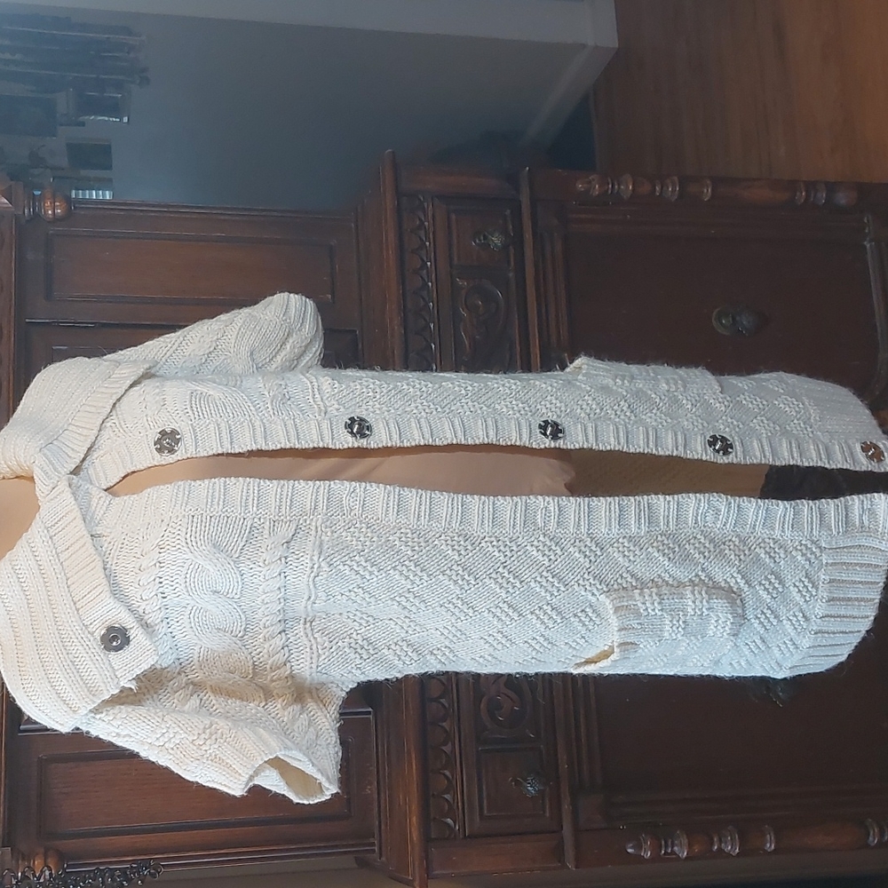 RACHEL ROY short sleeve, knit cardigan. Size M. Pre-owned great condition